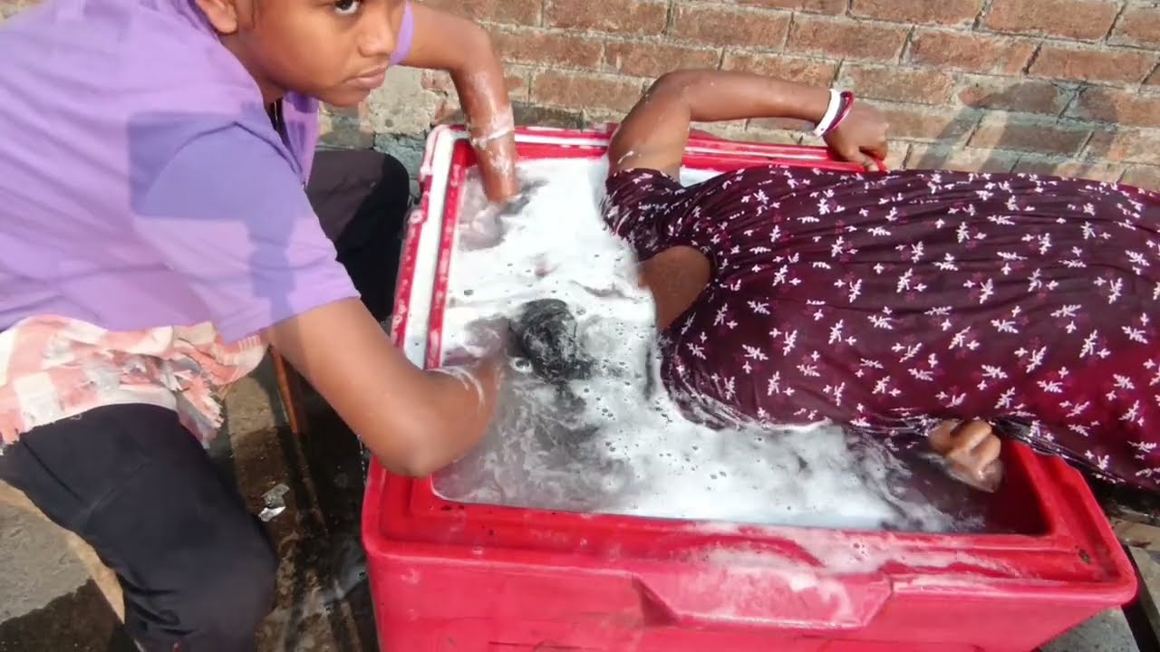Underwater dunking☺☺ long hair wash