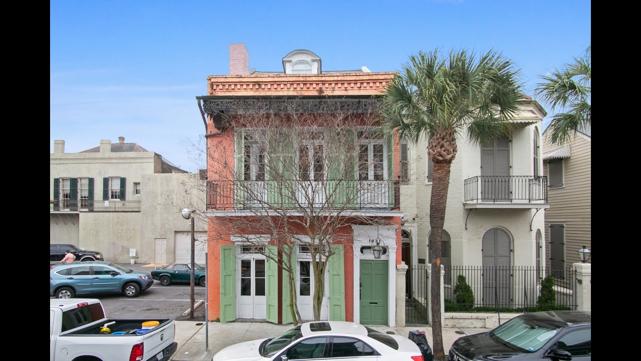 New Orleans Quintessential Designer French Quarter Mansion! Historic home, lovely bonus guest house!