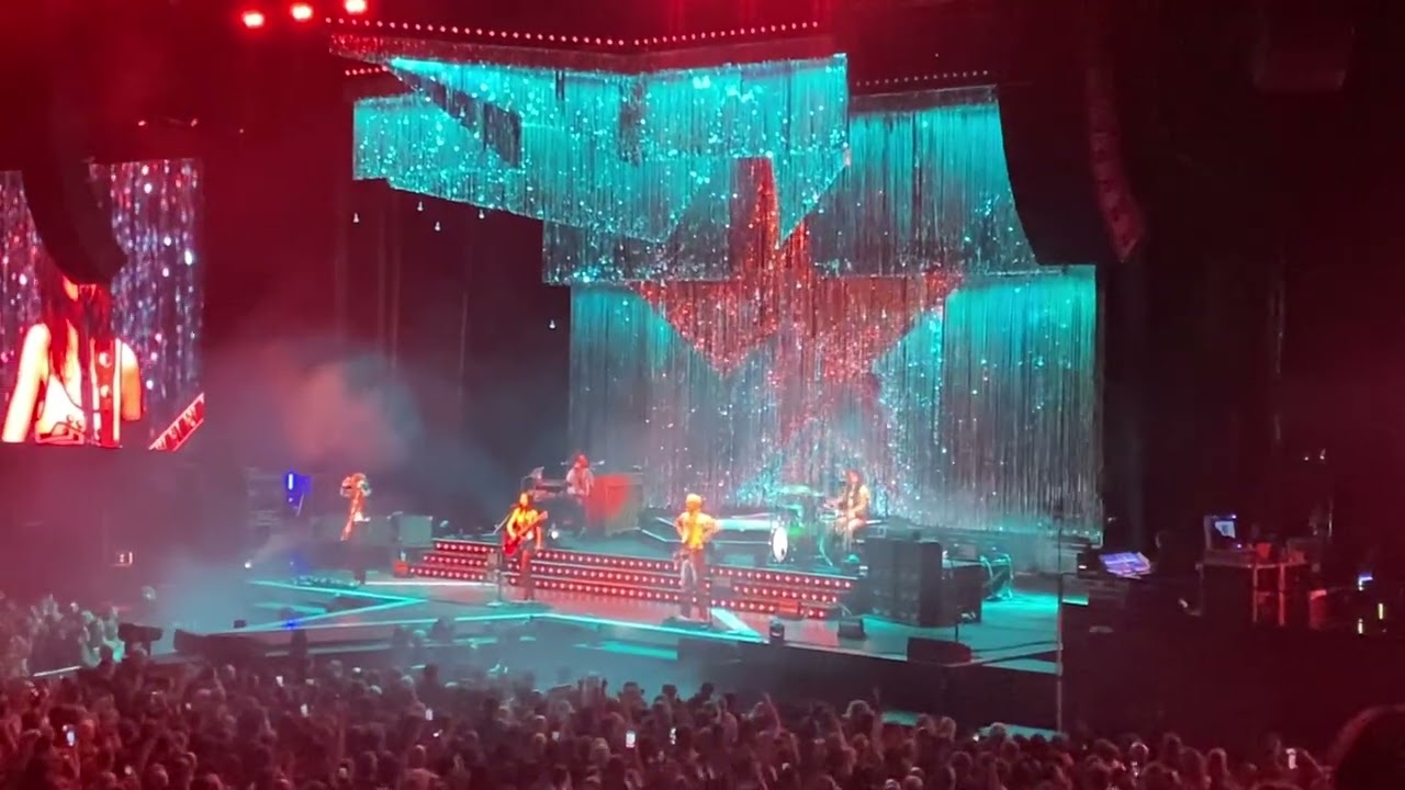 Wolf Alice - Bros - 2025/11/29 - Utilita Arena, Birmingham