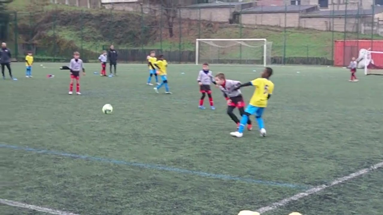 Plateau amical u9: L'Etrat La Tour sportif vs FCR Roche St Genest (6eme match )14/12/24
