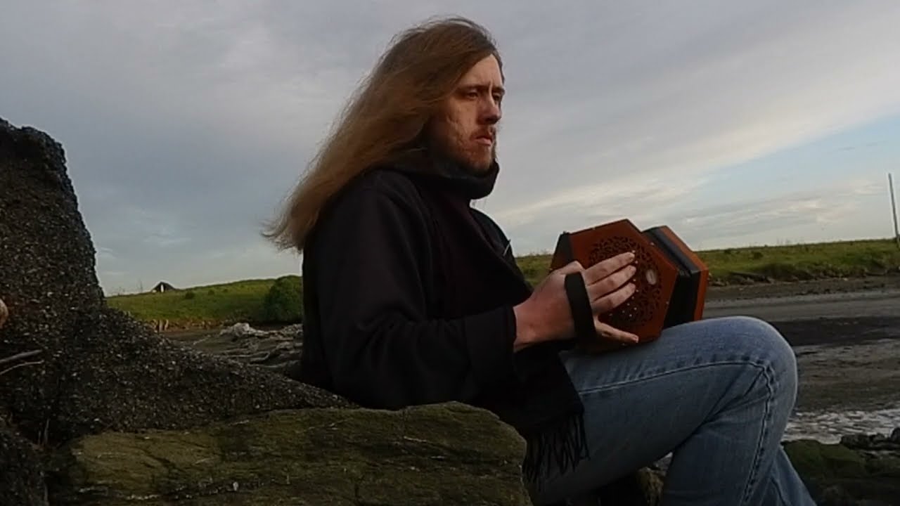 Indifference by the bay, on concertina