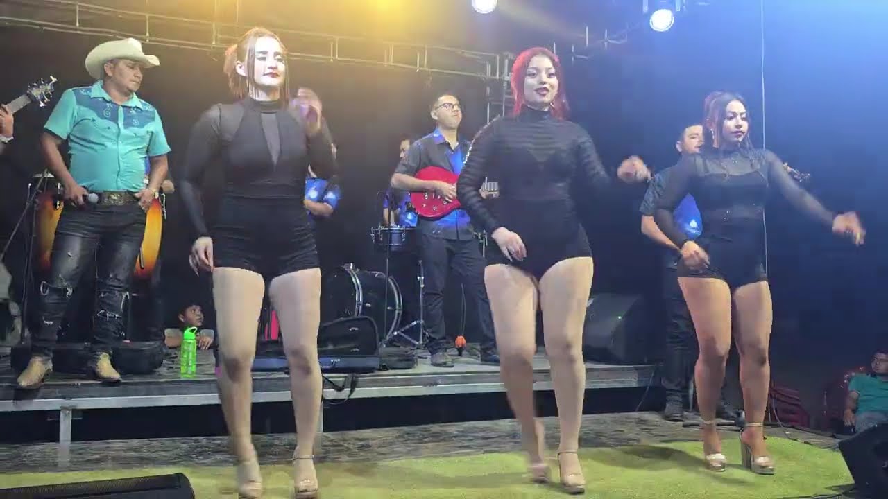 Desde Cantón el Niño, san Miguel centro. Presentamos a OCIEL Y SU CHANCHONA.. 