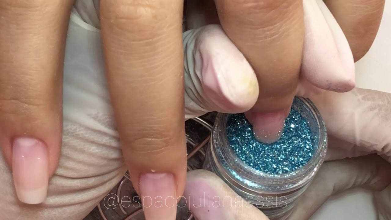 Como fazer unha decorada cascata glitter