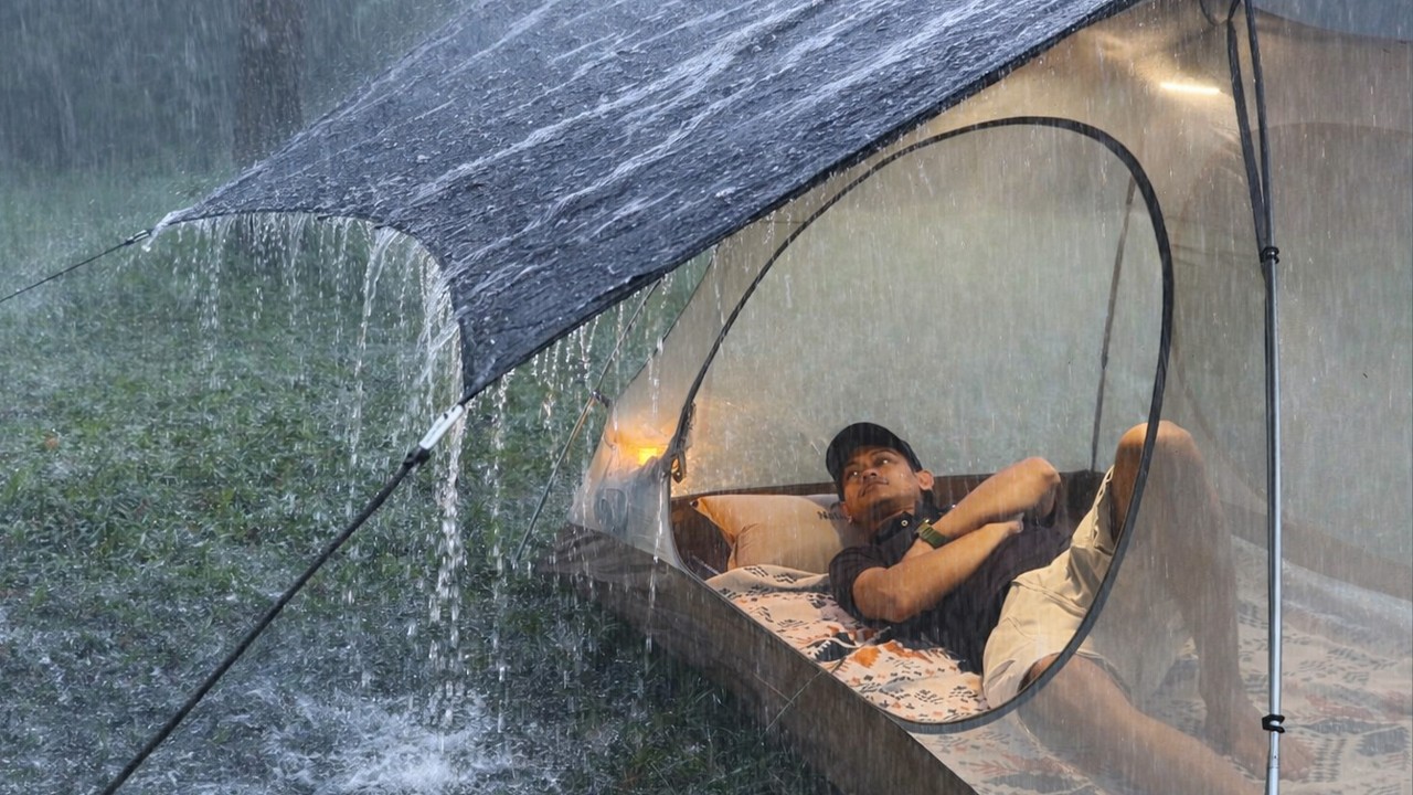 AMAZING‼️ SOLO CAMPING IN HEAVY RAIN AND THUNDER 🌧️ RELAXING CAMPING IN RAIN