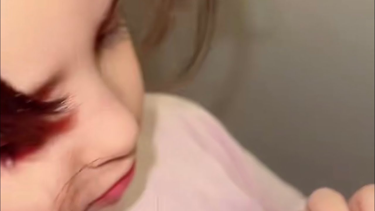 غناتي ودنى ودانة |غنى تدلع ابوها وتقلم اظافره