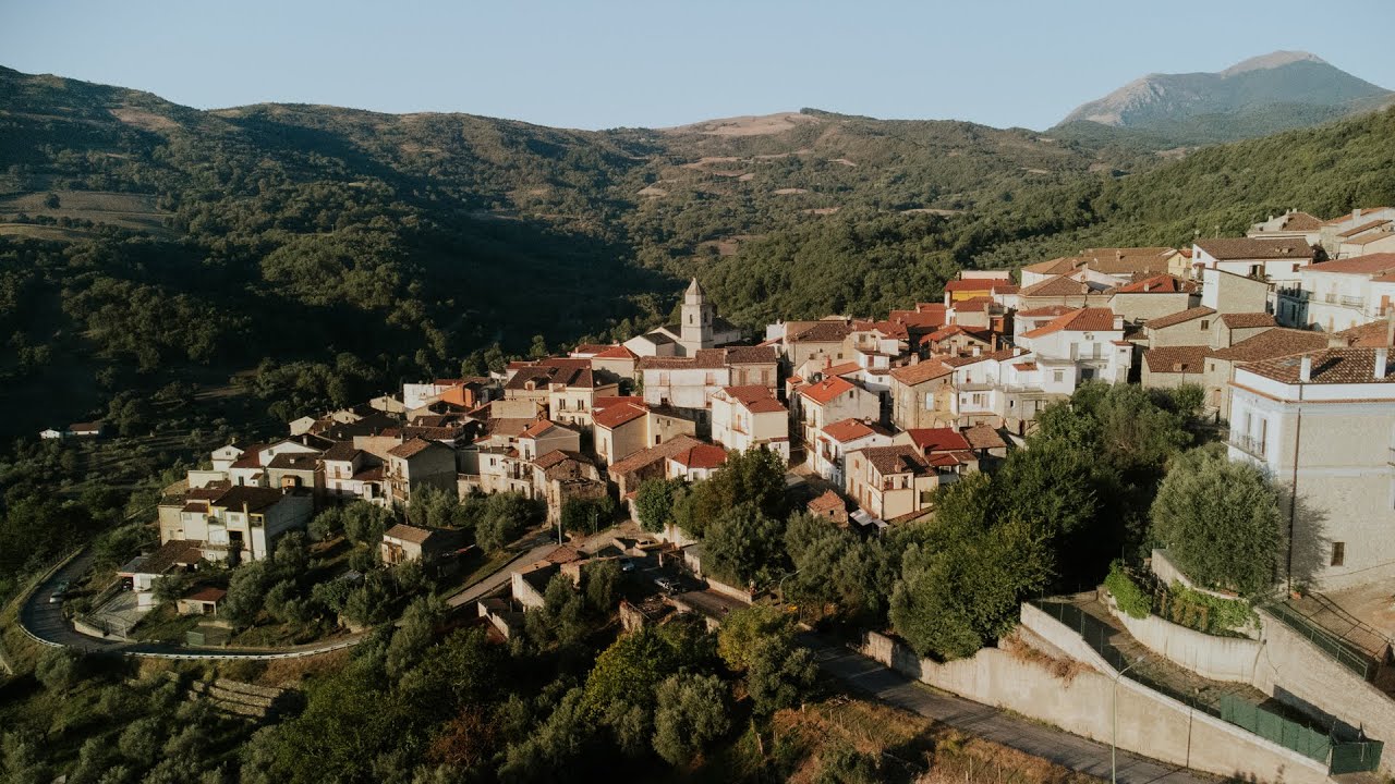 Carbone | Village Tales