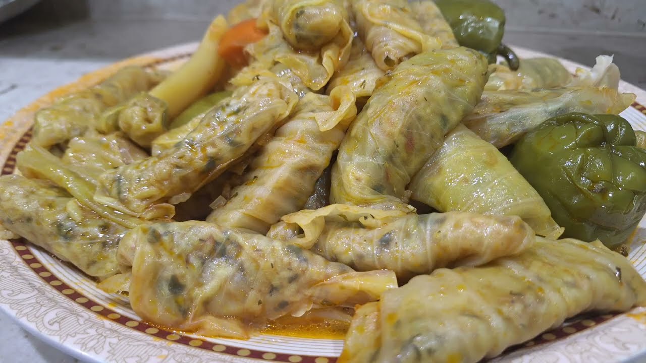 Malfouf cabbage rolls අරාබිකරයේ ගෝවා කොල වලින් හදන ඉතාම රසවත්  හරිම රසයි. අපේ කෑමක් 😋😜
