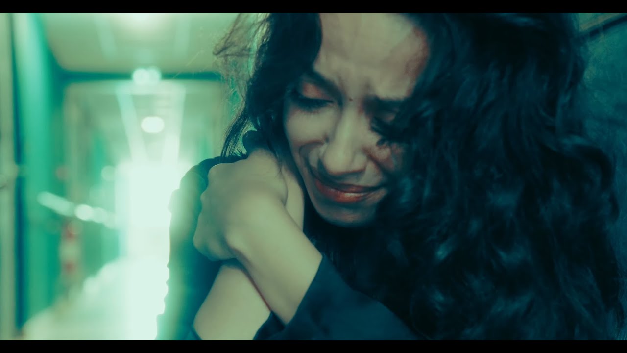 Au Chevet / Et si l’amour survivait au corps ? (film / court métrage)