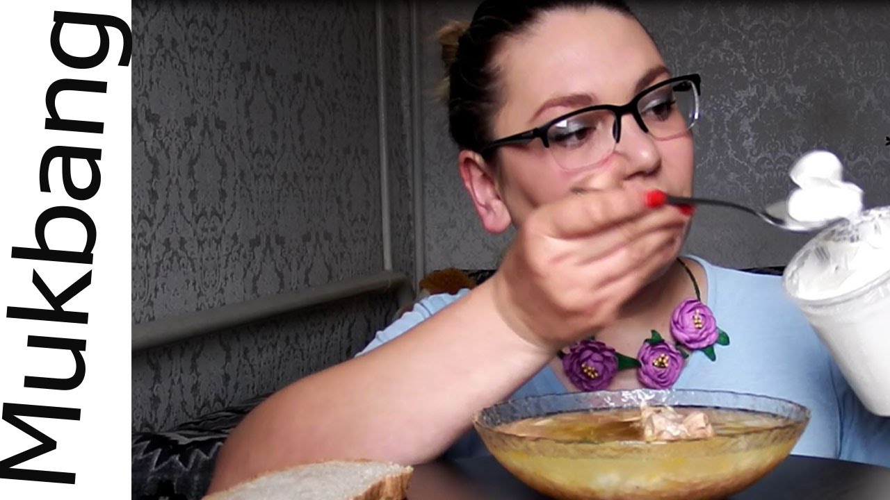 Mukbang. Суп с жареной лапшой. Кушаю не одна. Как организовать специи?