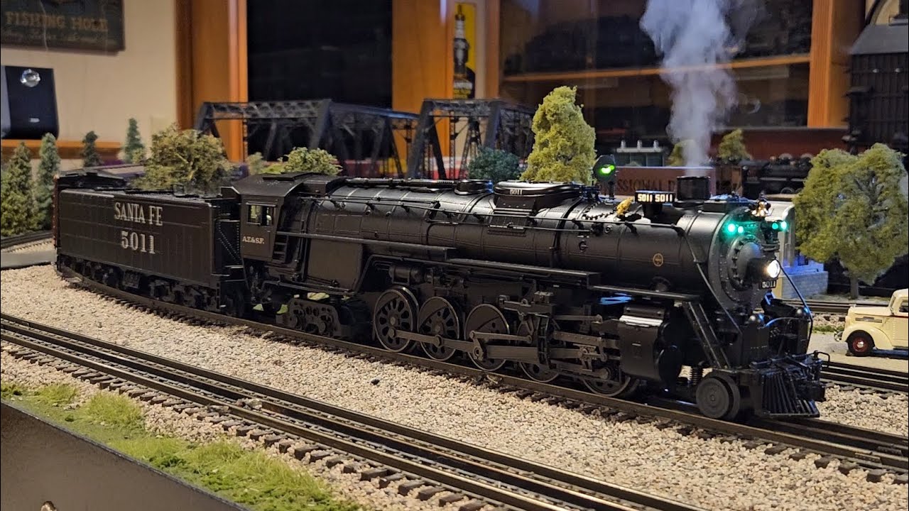 Lionel Legacy Santa Fe 2-10-4 #5011