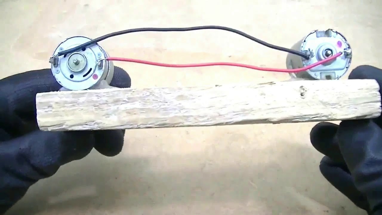 Gerador de energia caseiro que pega no tranco e carrega celular e acende LED
