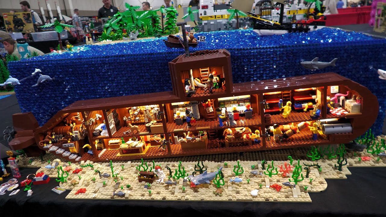 LEGO Pirate Wooden Submarine &ndash; The Sinking Dutchman