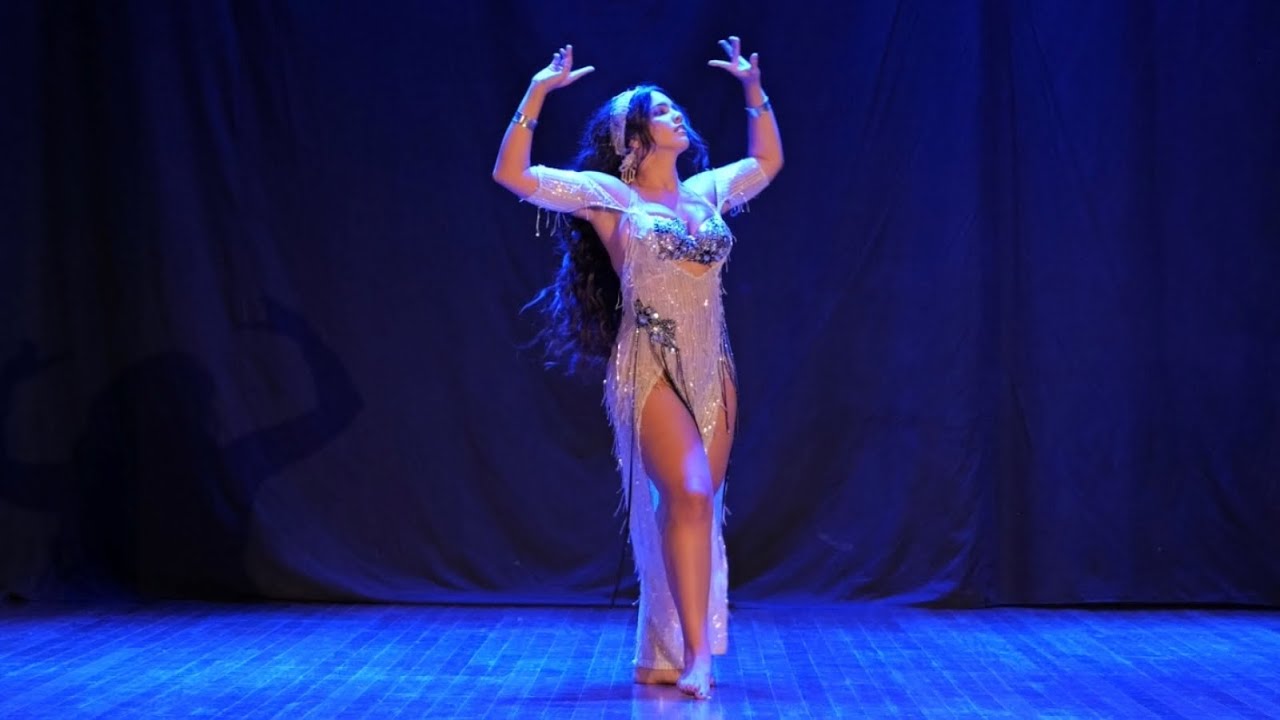 Ya bint el sultan يا بنت السلطان- Raquel Gil en Zahret Al-Nar Gala Show.