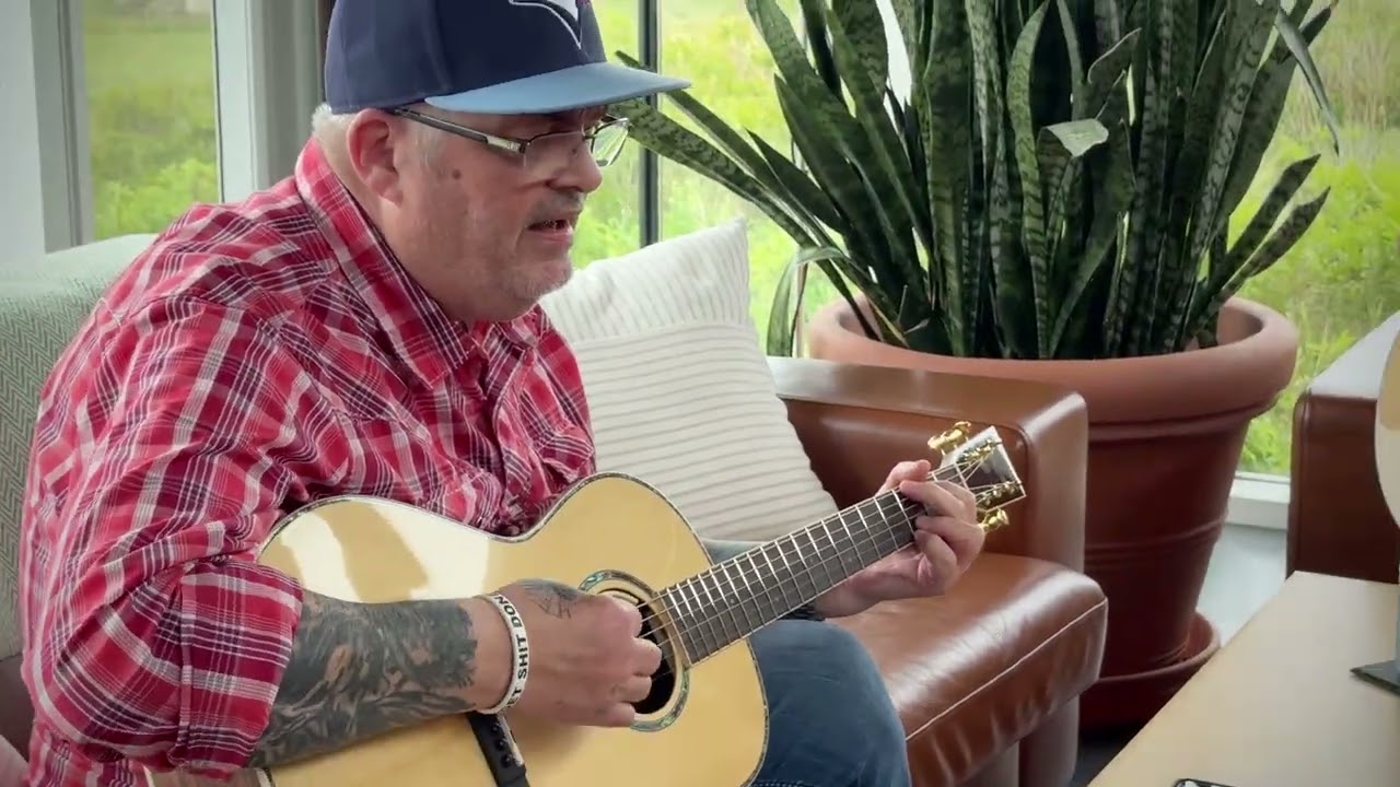 The South Shore Sessions  - Catahoula Brown Plays the Baby Boat