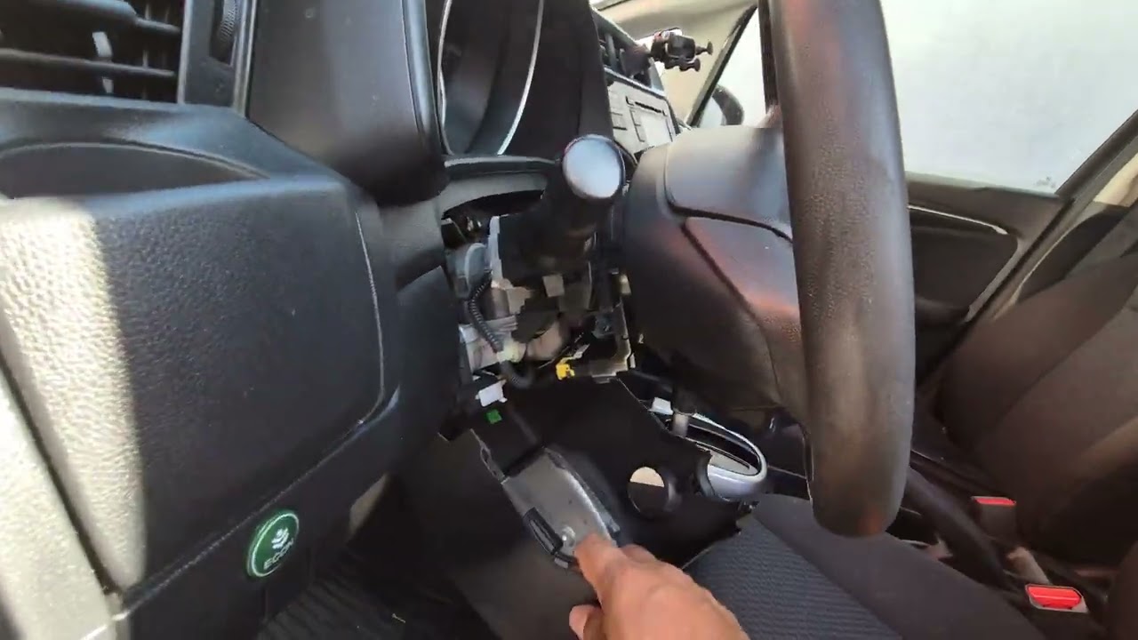 Como desmontar Cubrepolvo / Protector del volante Honda Fit