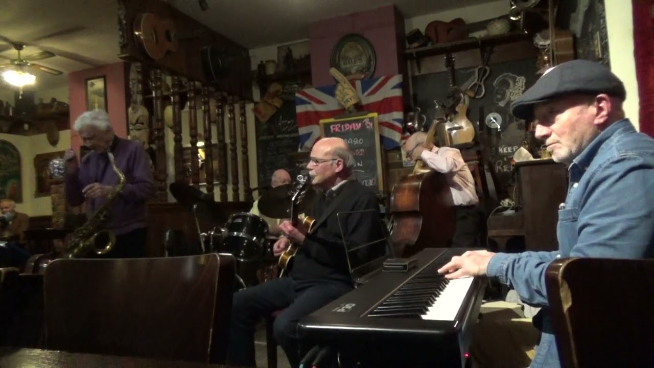 Displaying its versatility, the Pete Davies Quintet sync smoothly in to the 12-bar bossa nova “Wave”