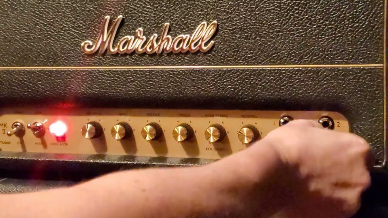 MARSHALL SV20H SV212 CAB. WITH FENDER STRAT OVERVIEW AND REVIEW