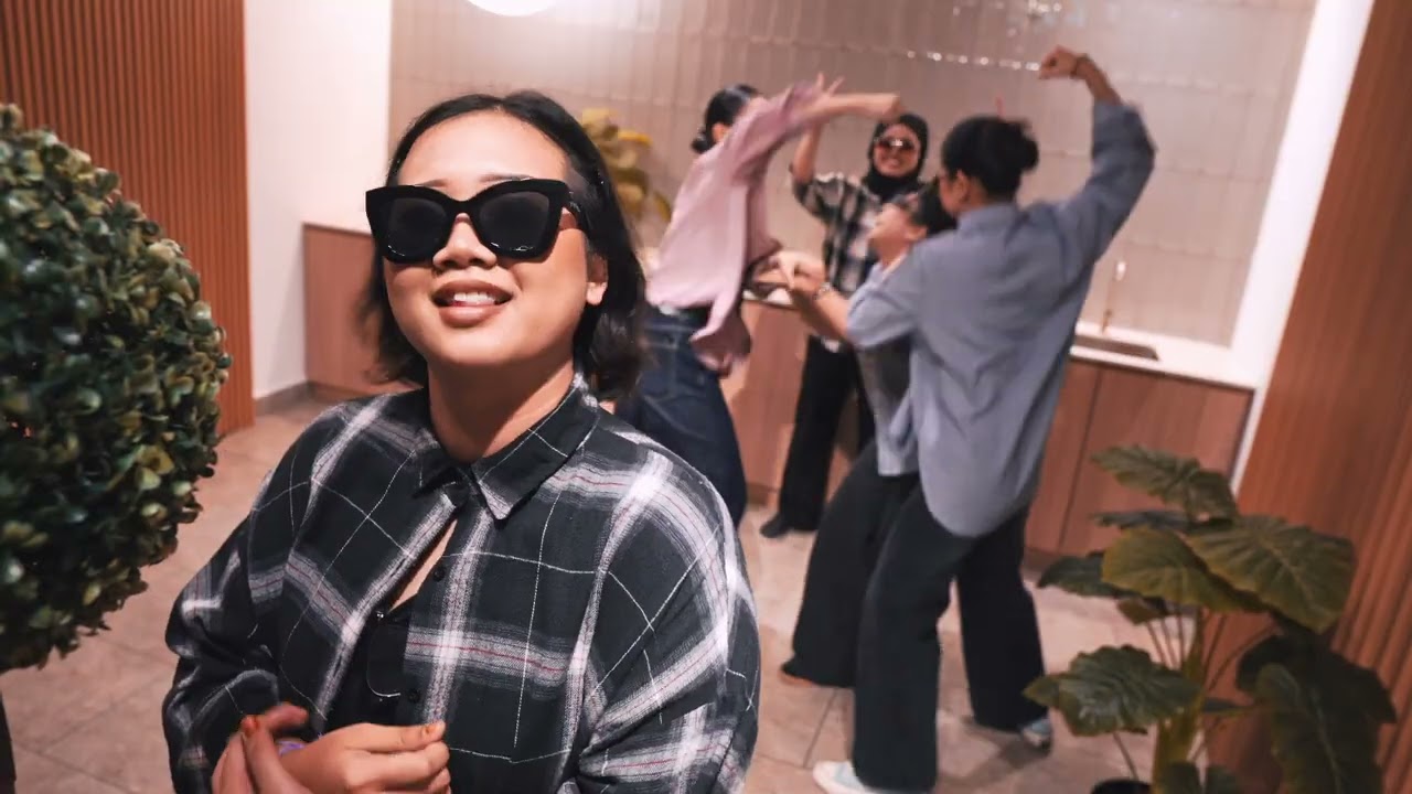THE LAZY SONG MV COVER BY THE LAZY GIRLS | TASK 3 DIGITAL THEATRE FFD231