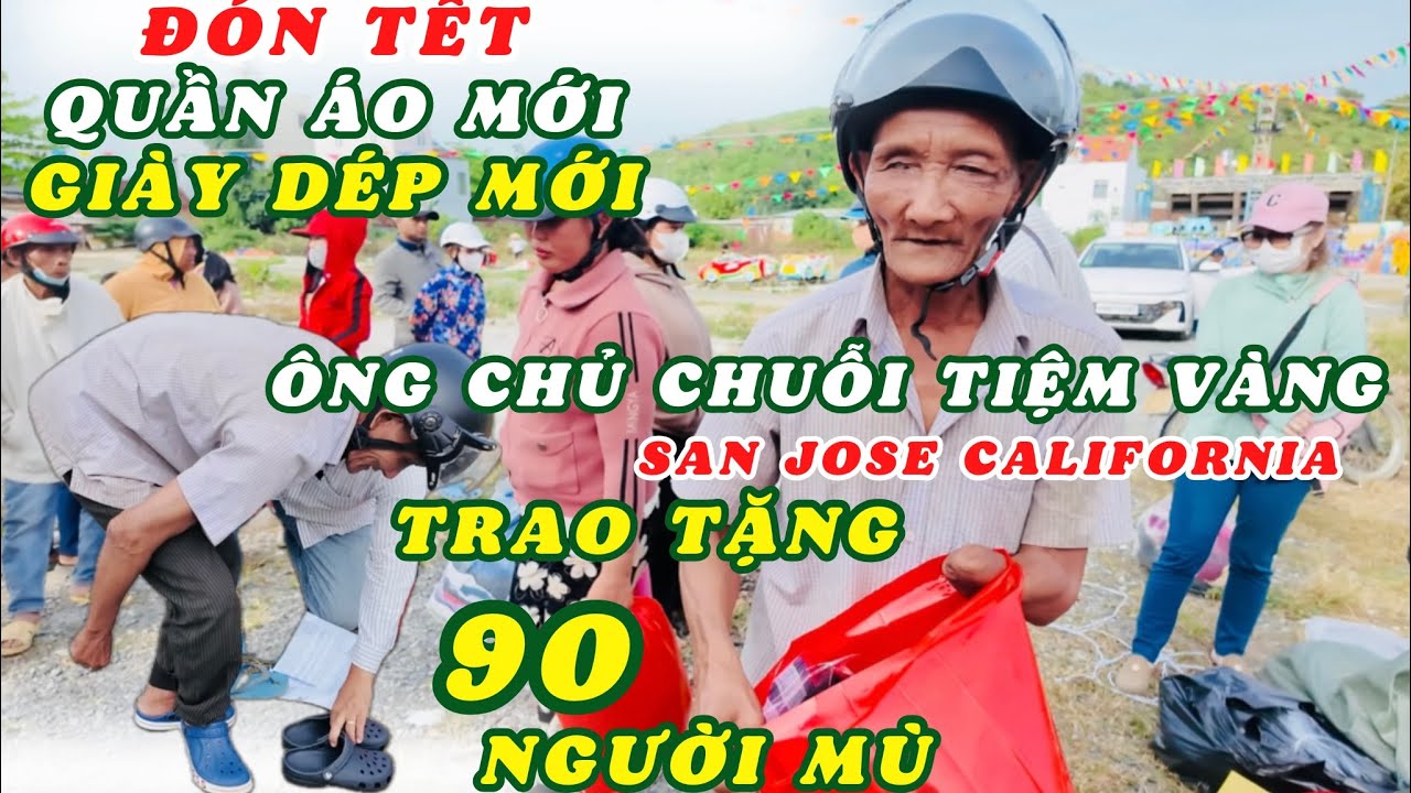 Владелец сети ювелирных магазинов в Сан-Хосе, штат Калифорния, пожертвовал 90 подарков на сумму б...