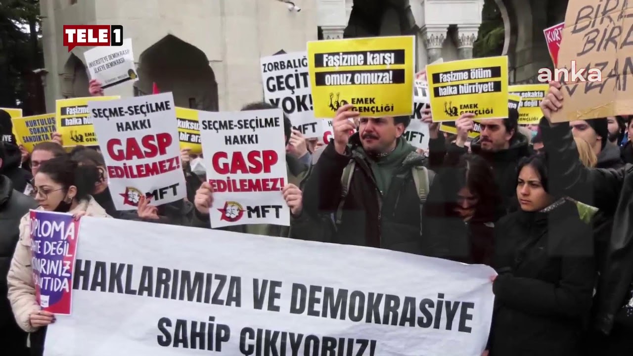 İstanbul Üniversitesi öğrencileri protestoya devam ediyor...