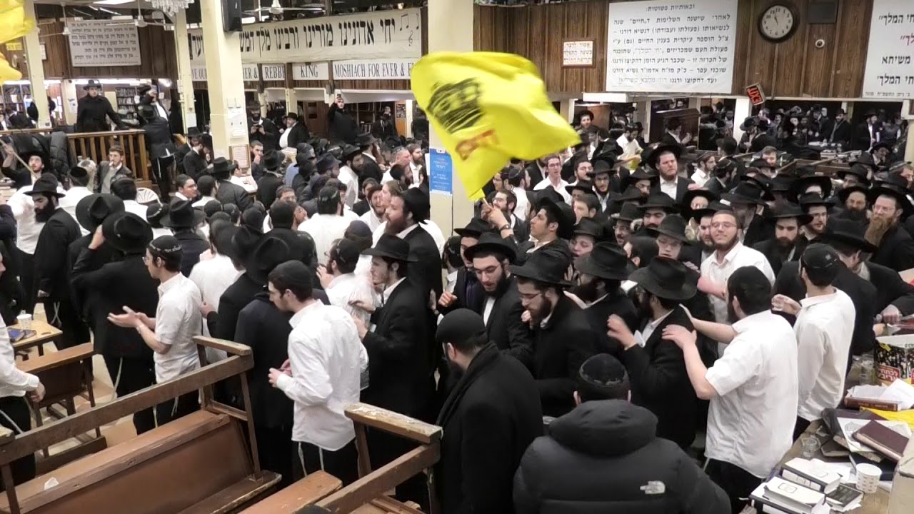 First night of adar dancing in 770, first day of rosh chodesh adar,part 1