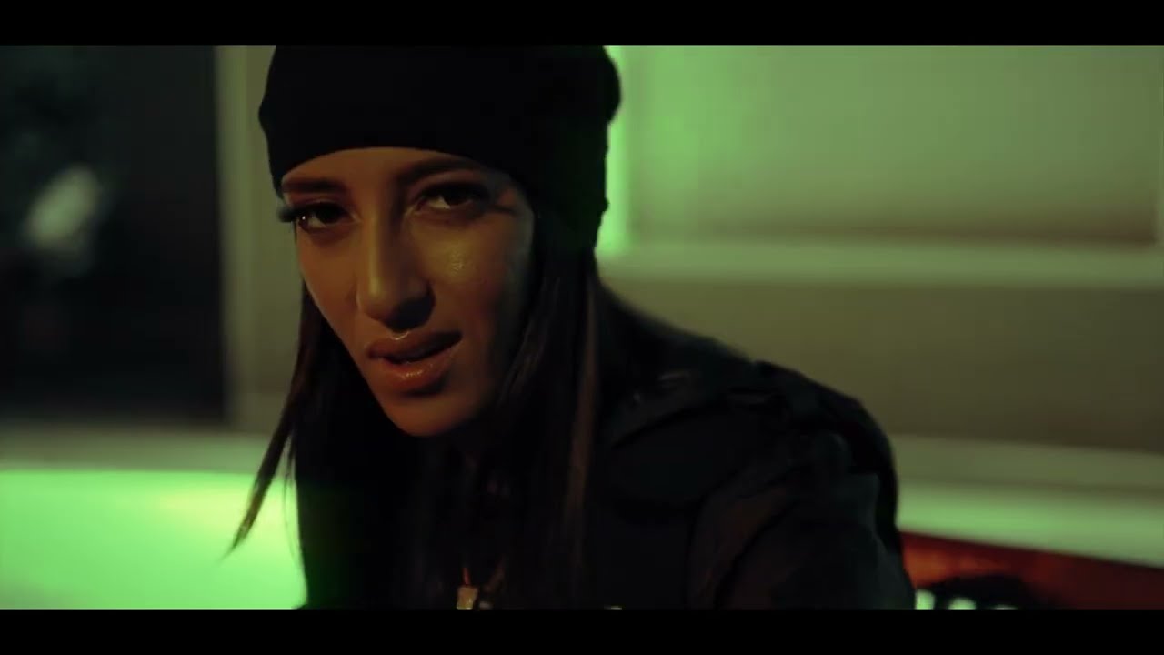 Stella bk Feat. Samara  - Pull Up - (Official Music Video)