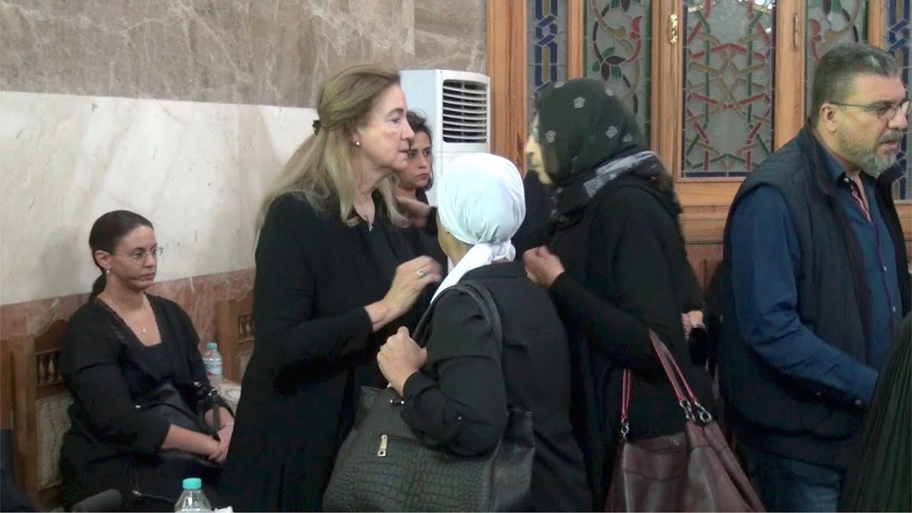 نجوم الفن والإعلام والسياسة في عزاء حمدي قنديل.. وغياب نجلاء فتحي