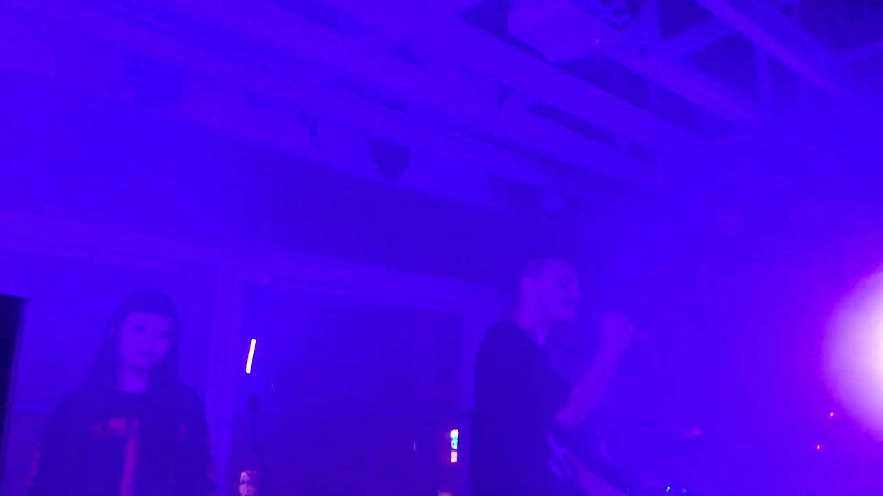 Mr.Kitty- Habits (ft. Pastel Ghost) Live