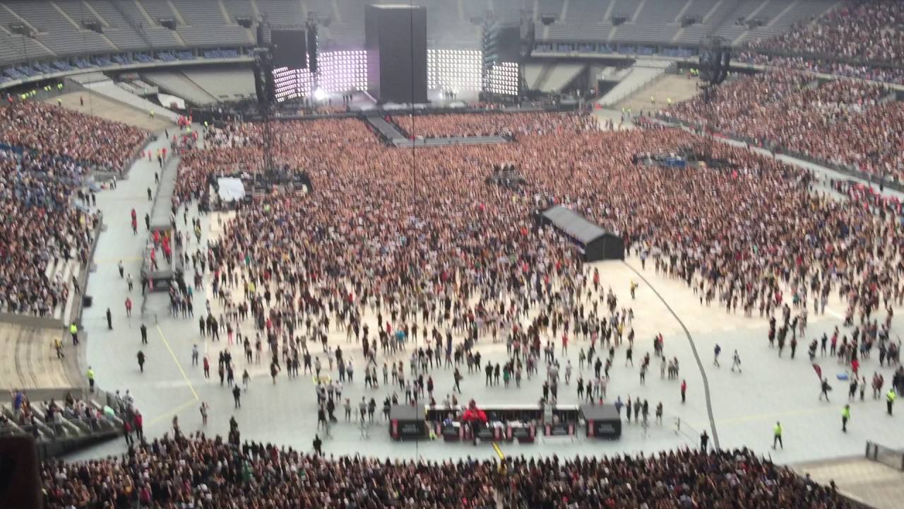 Intro Beyoncé @ Stade de France, Paris⎜Beyoncé - Formation