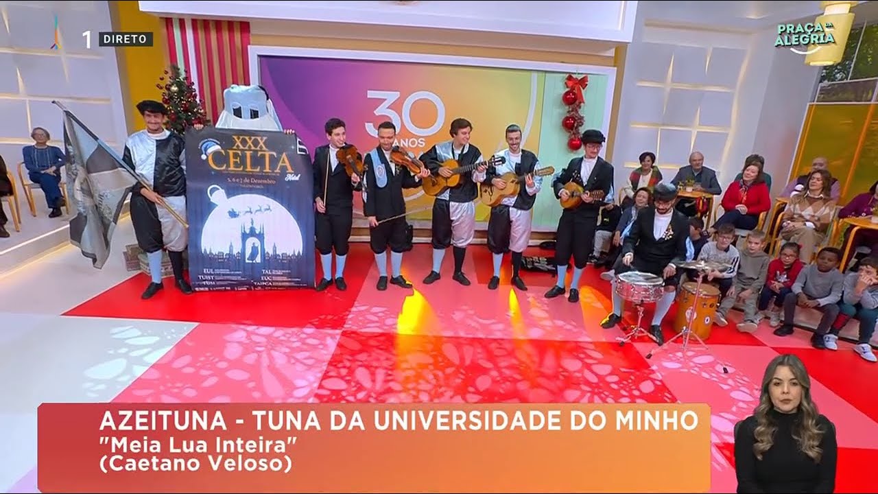 Azeituna - Tuna da Universidade do Minho  - Meia lua inteira