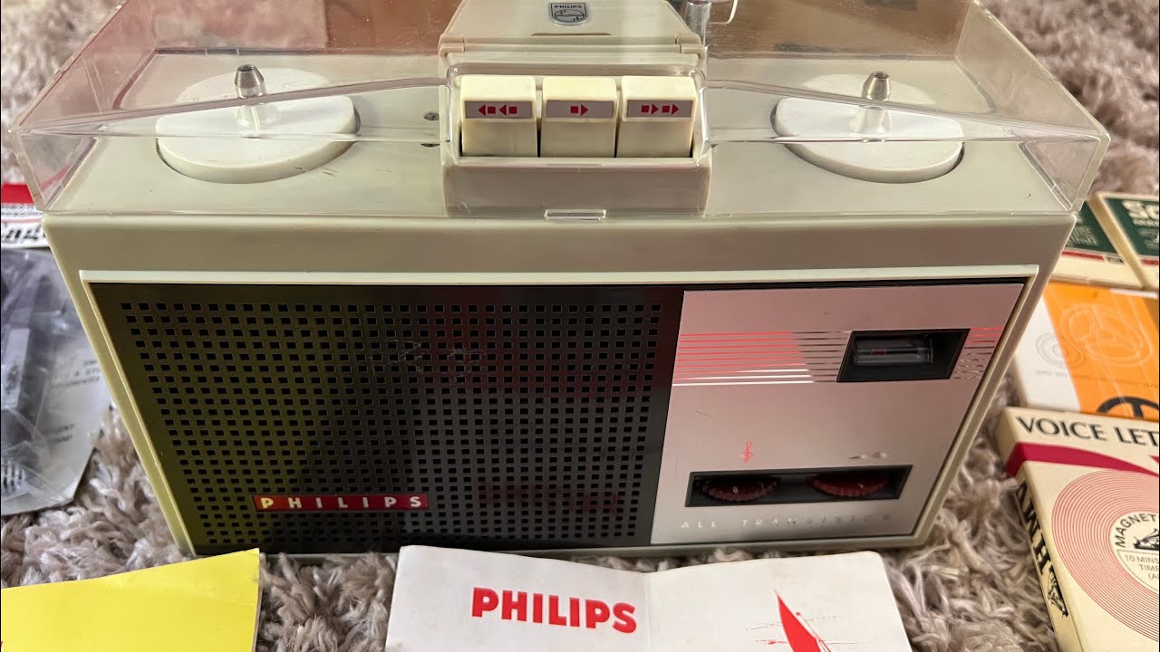 Philips EL 3586 portable tape recorder (1960’s).