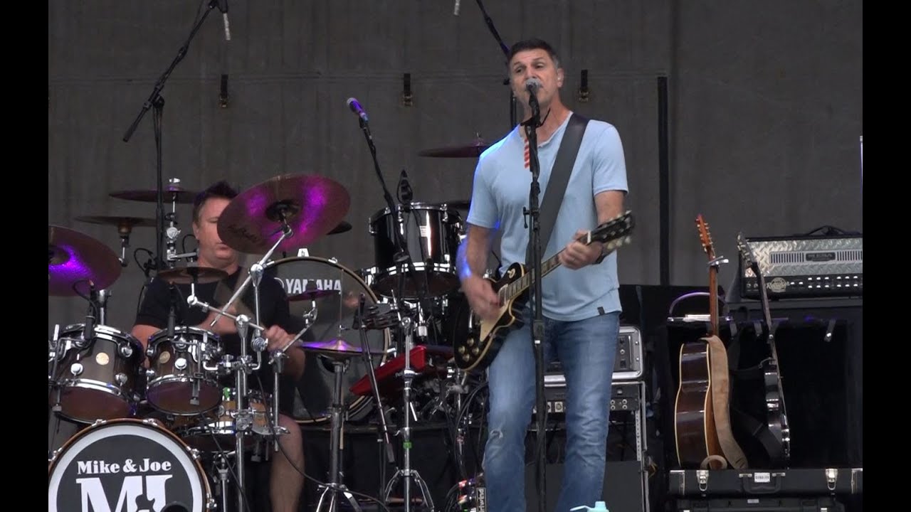2022 Vernon Hills Days Bands Special Featuring: Mike & Joe