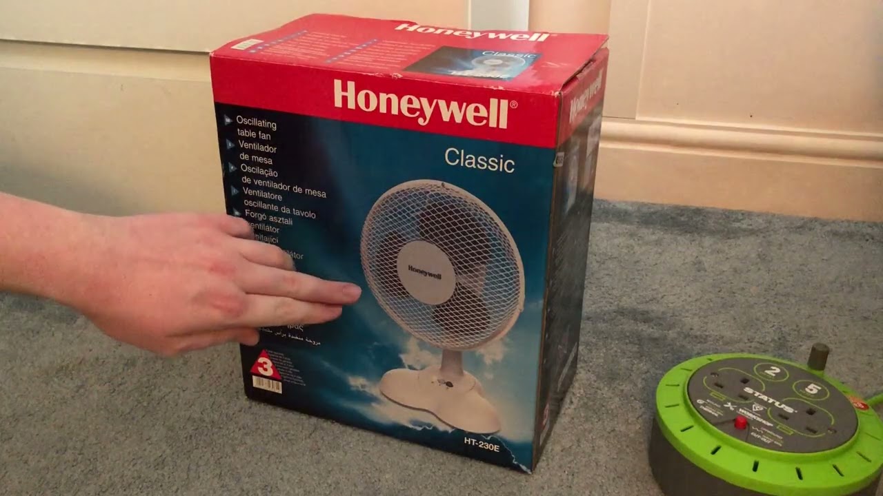 Unboxing a 2002 Honeywell classic 9” desk fan model HT-230E that I got for my birthday 