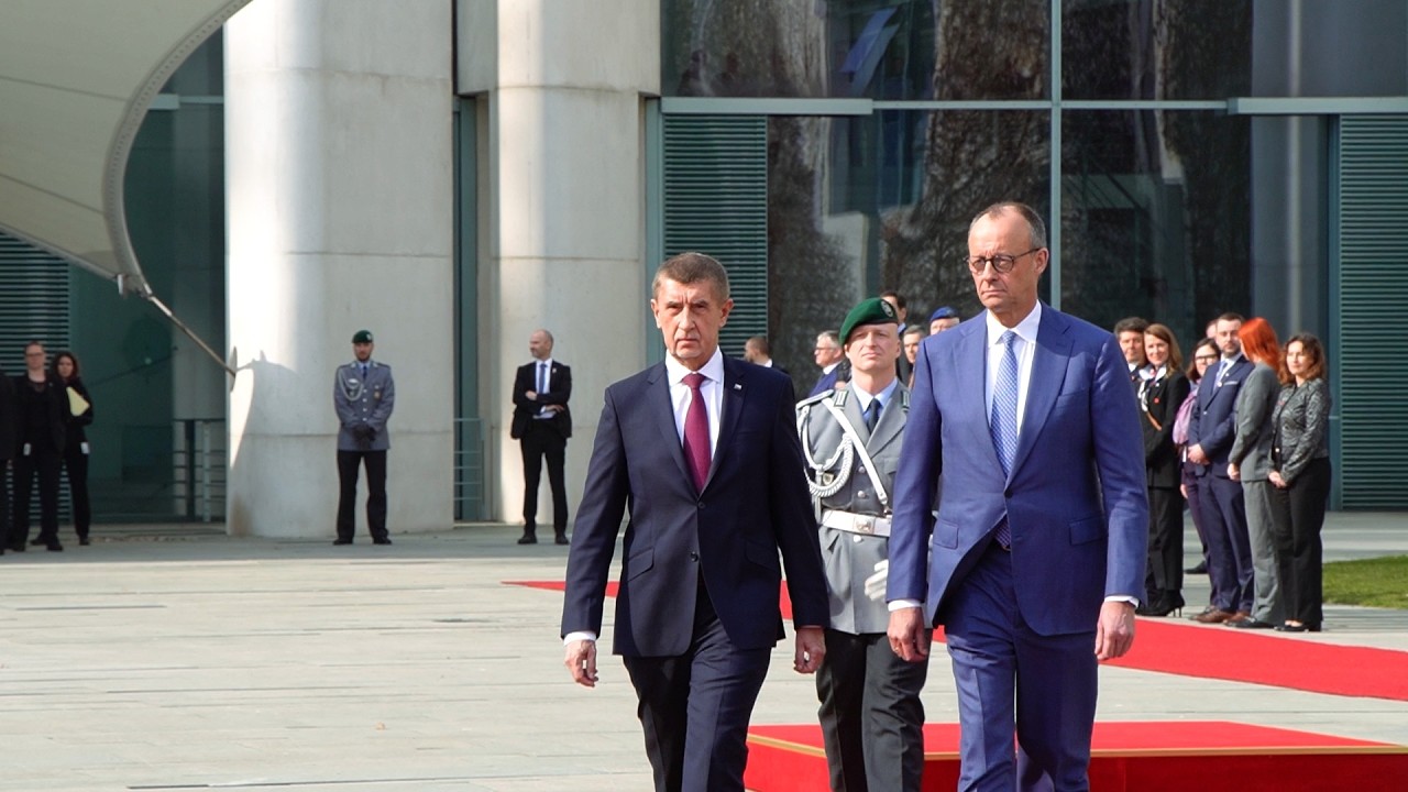 Militärische Ehren - Tschechiens Ministerpräsident Andrej Babiš