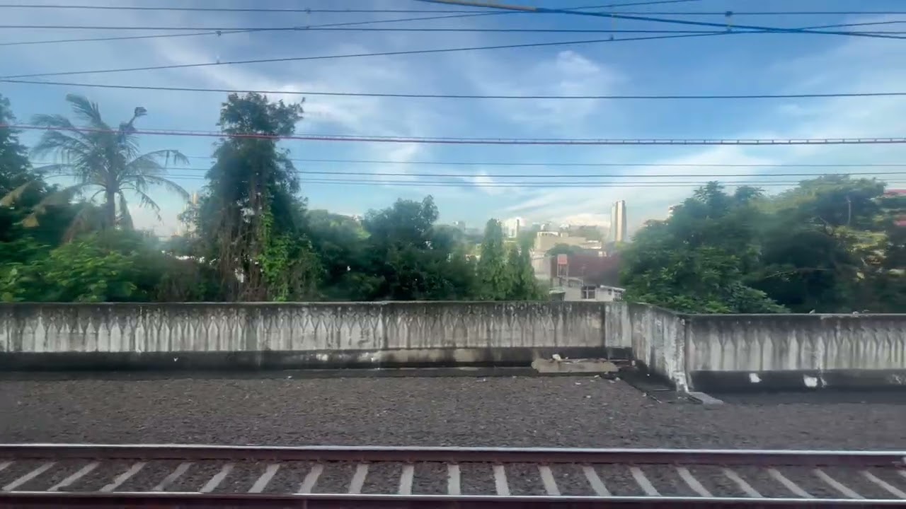 Kereta KRL Commuterline Jabodetabek 06:49 WIB