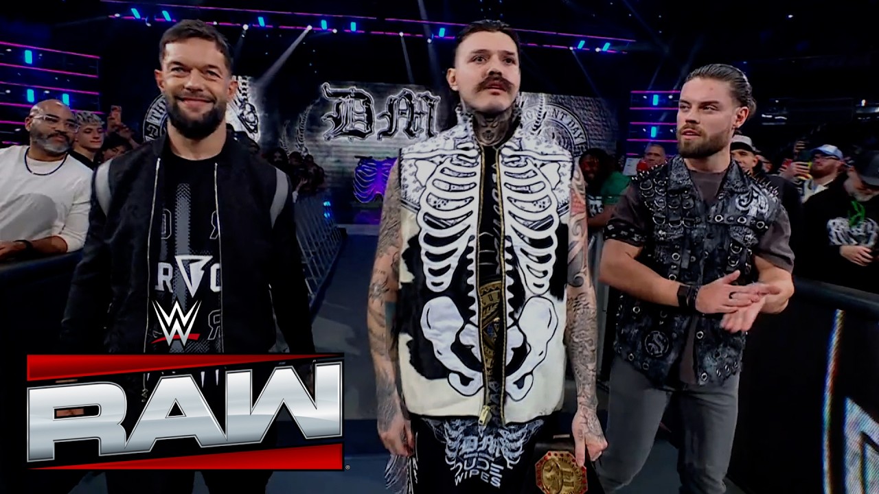 Выход Доминика Мистерио (с Финном Балором и Джей Ди Макдонахом): WWE Raw, 2 марта 2026 года.