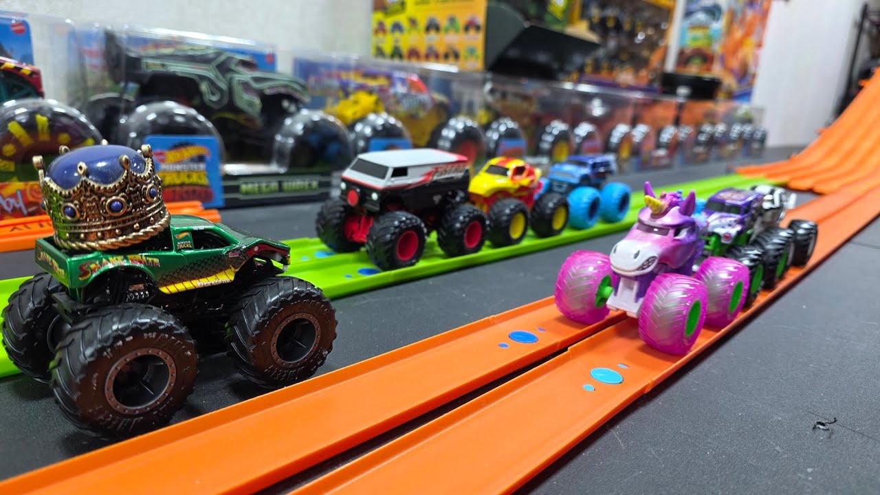 Игрушечный литой монстр-трак, участвующий в гонках 