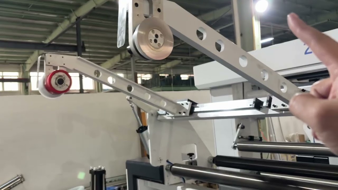unwind with slitting knife for jumbo rolls with defective edges