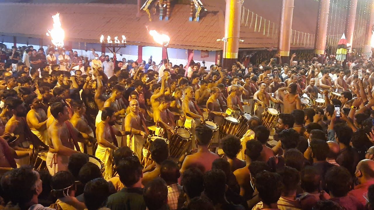 കലാമണ്ഡലം ബലരാമൻ, പത്മശ്രീ മട്ടന്നൂർ ശങ്കരൻ കുട്ടി മാരാർ. ഇരട്ട പന്തി മേളം കൊല്ലം പിഷാരികാവ്2022