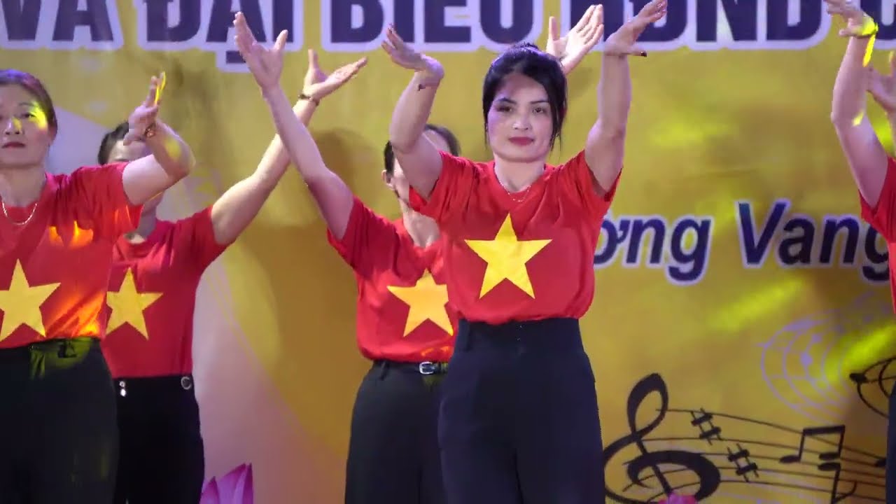 Múa: Việt Nam ƠiI Cụm: Rậm Kẻm, Củ, Ngọc xã Mường Vang