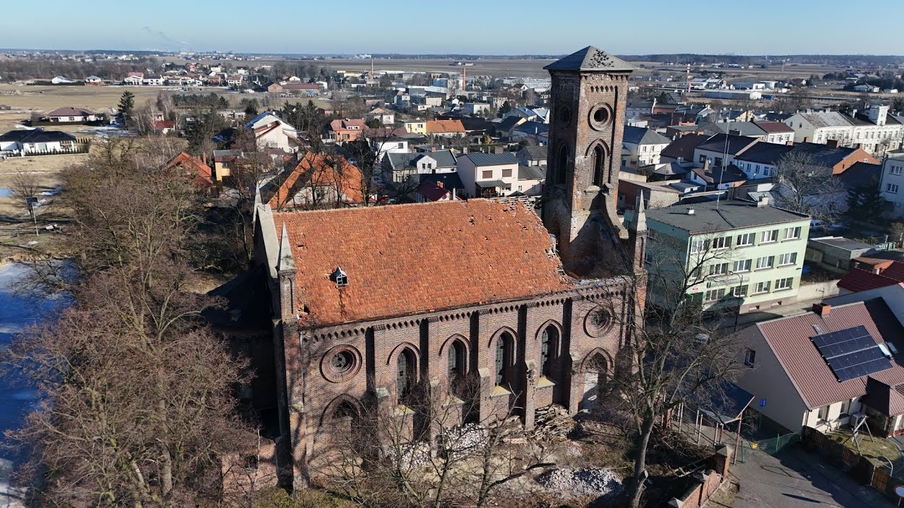 Kościół poewangelicki w Stawiszynie - po demontażu iglicy