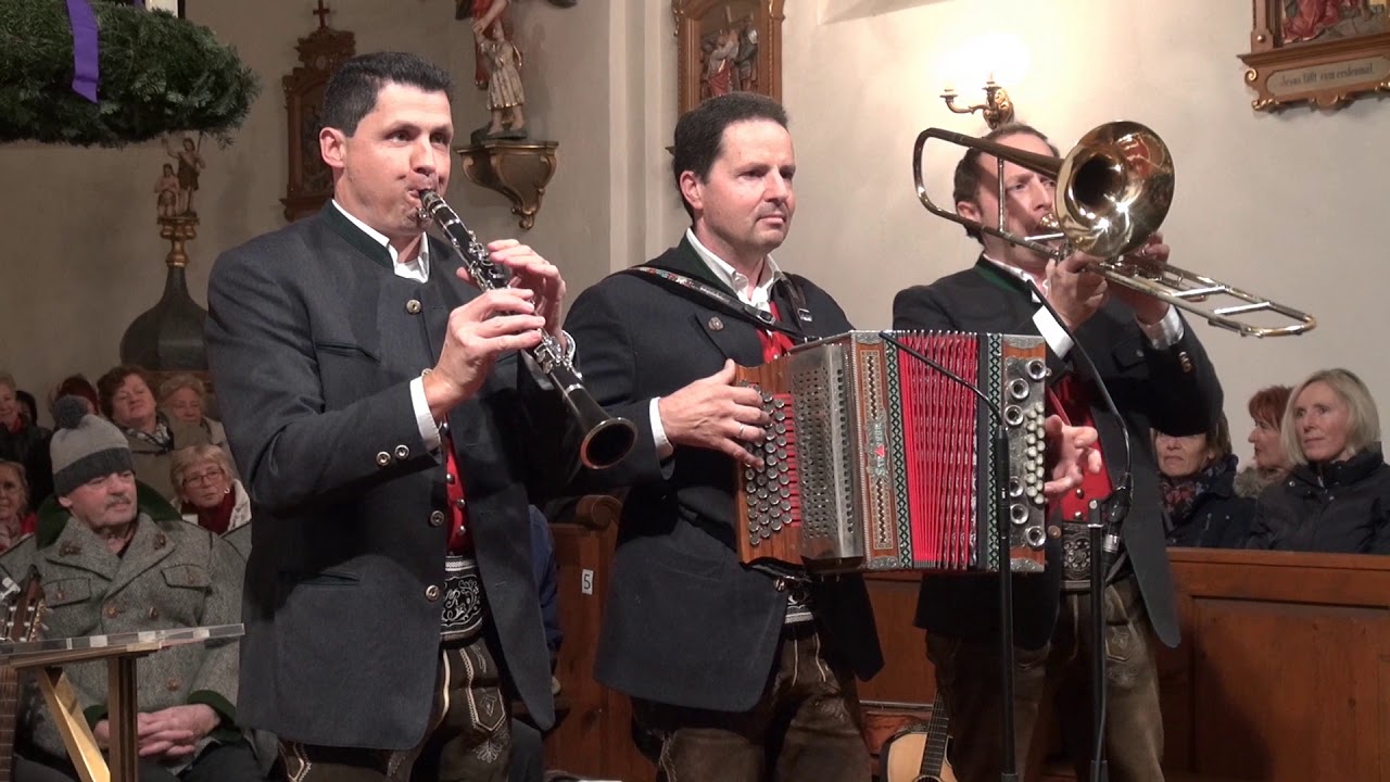 Adventkonzert  in  der  Pfarrkirche  Gasen  -  8.12.2017.  -  1. Teil.