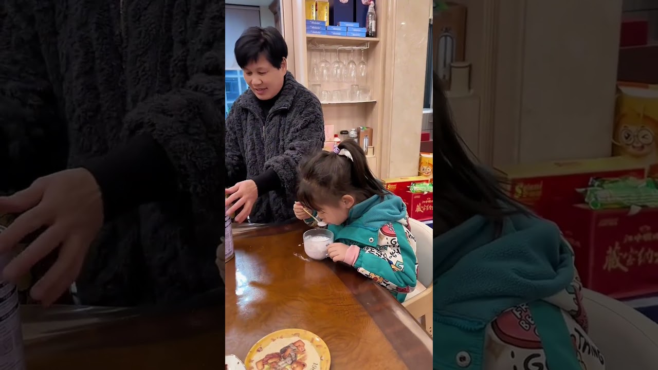 今天助理家里临时有事，所以请了半天假，下午文文放学后我去接她特别开心，回家后看见我在房间做雾化，她居然问了我一个很沉重的问题#日常vlog #我的生活日记 #每一个瞬间都值得被记录 #我的女儿 #记