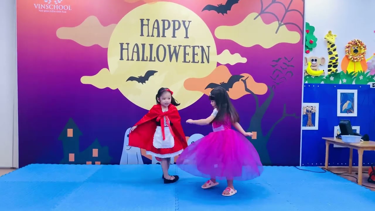 Biểu diễn thời trang Halloween