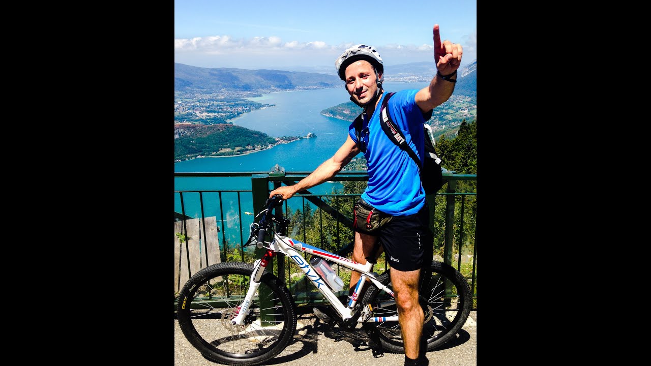 Biking with friends in a real paradise - Lake Annecy, French Alps