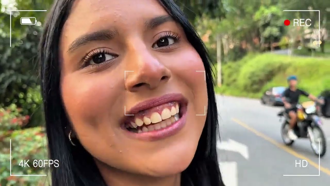 Enseñando a KIMBERLY y LINA a andar en MOTOCICLETA  🏍️😱