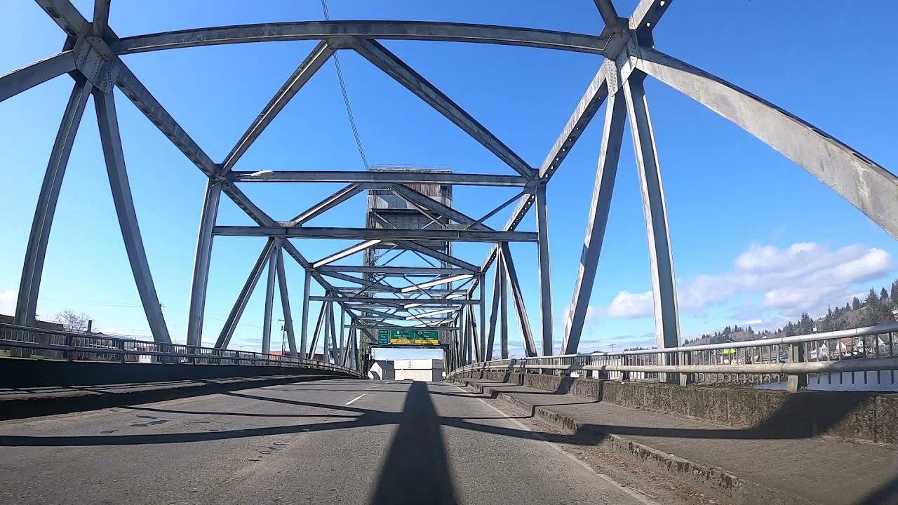 Driving through Aberdeen and Hoquiam, Washington