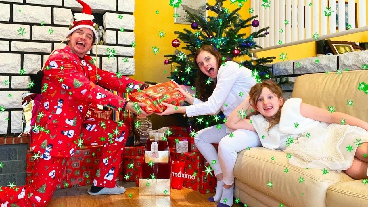 Abrindo nossos presentes de Natal!