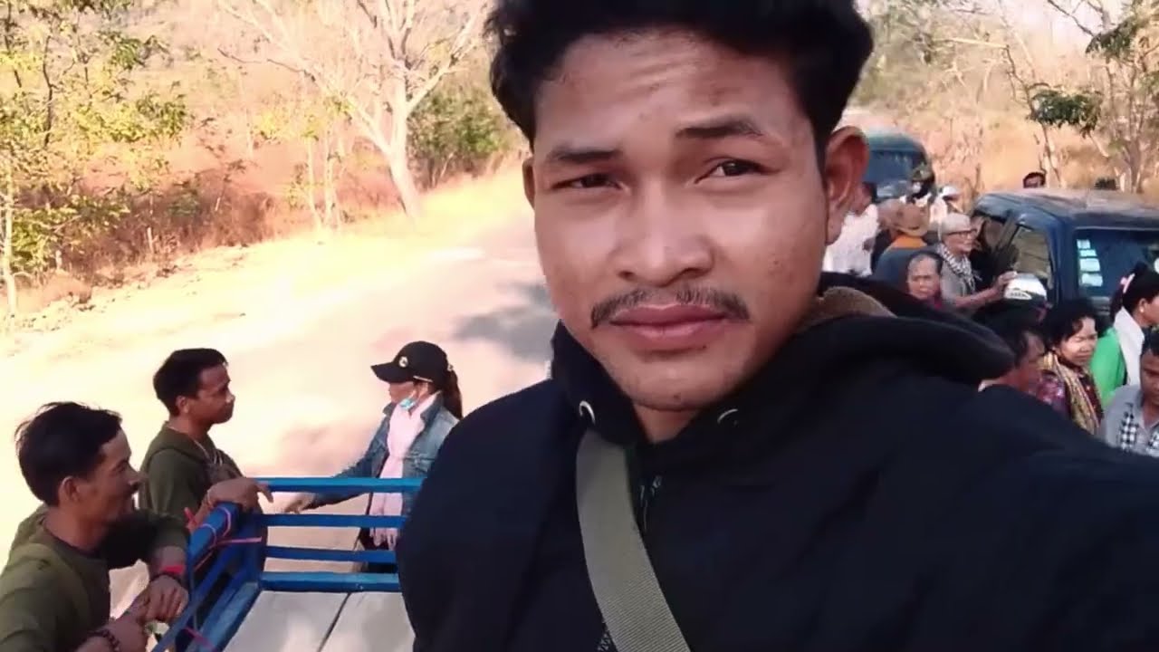 រៀននៅសាលាចប់ហើយកងទ័ពយើងចេញទៅបំពេញភារកិច្ចនៅជួរមុខដើម្បីជាតិ