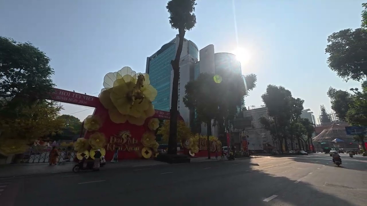 1 vòng Sài Gòn ngày 6 Tết